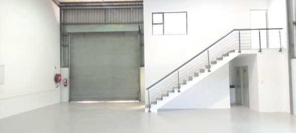 216  m² Commercial space