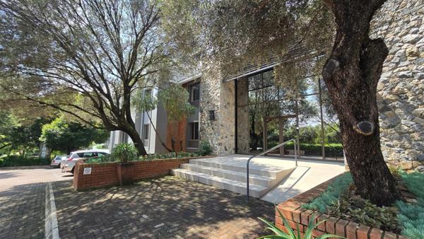 1 910 m² Office Space