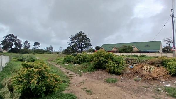 4 558 m² Land