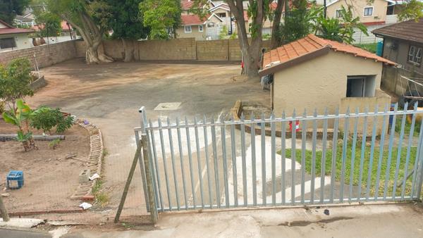 672 m² Land