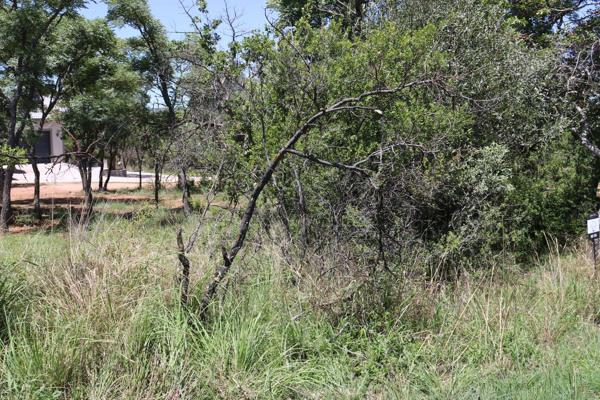 1 140 m² Land