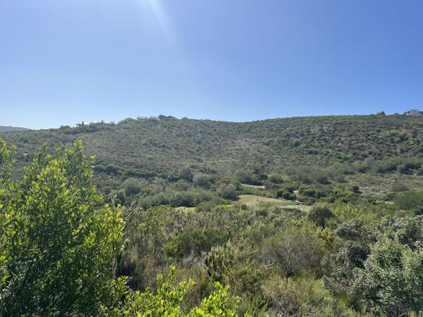 5 704 m² Land