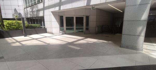 255 m² Commercial space