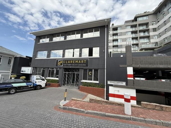 670  m² Commercial space