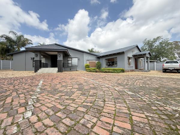 350 m² Commercial space