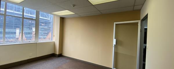 472 m² Office Space