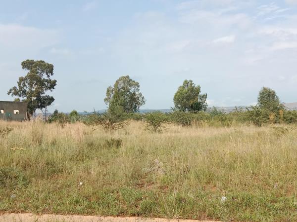 1 574 m² Land