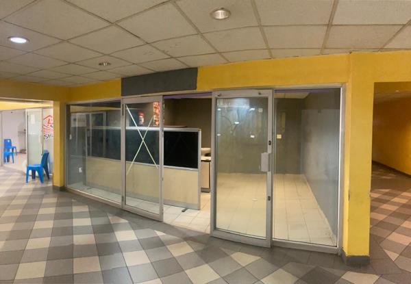 17  m² Retail Space