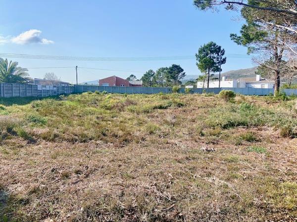 1 284 m² Land