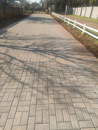 1 600 m² Land