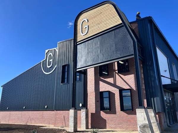 396 m² Commercial space