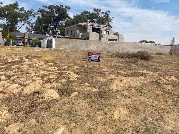 857 m² Land