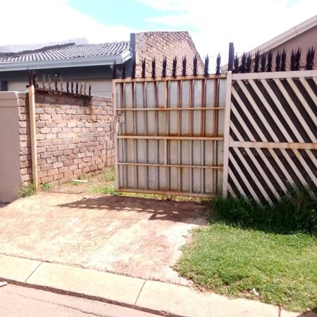 2 Bedroom House