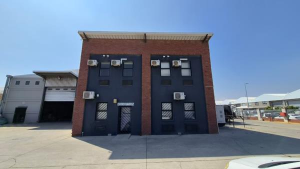 2 100 m² Industrial space