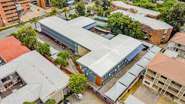 2 489 m² Commercial space