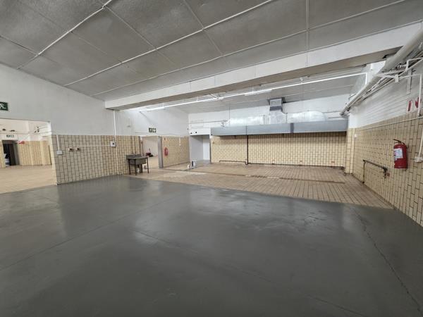 990 m² Industrial space