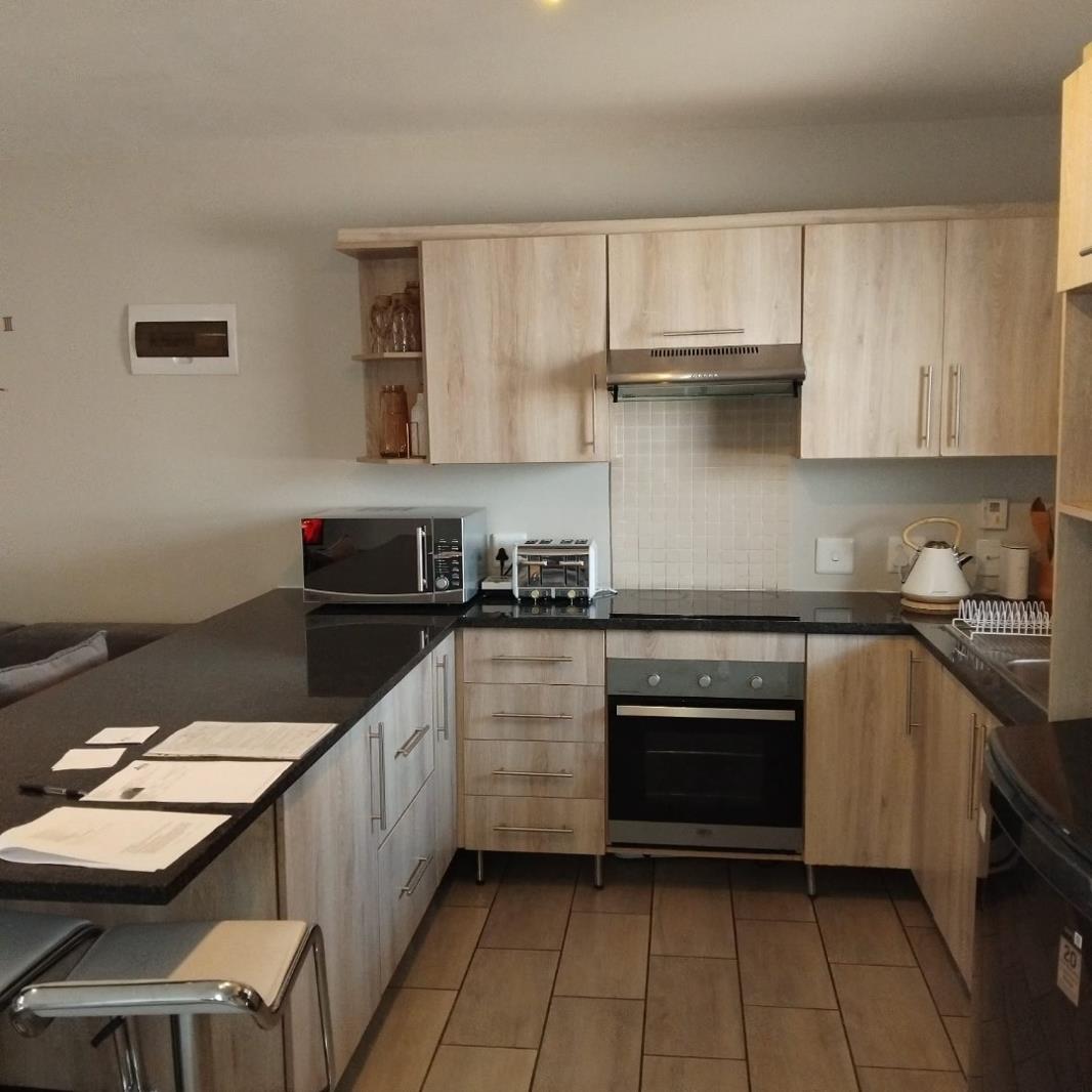 Apartment in Alberton North - View 3