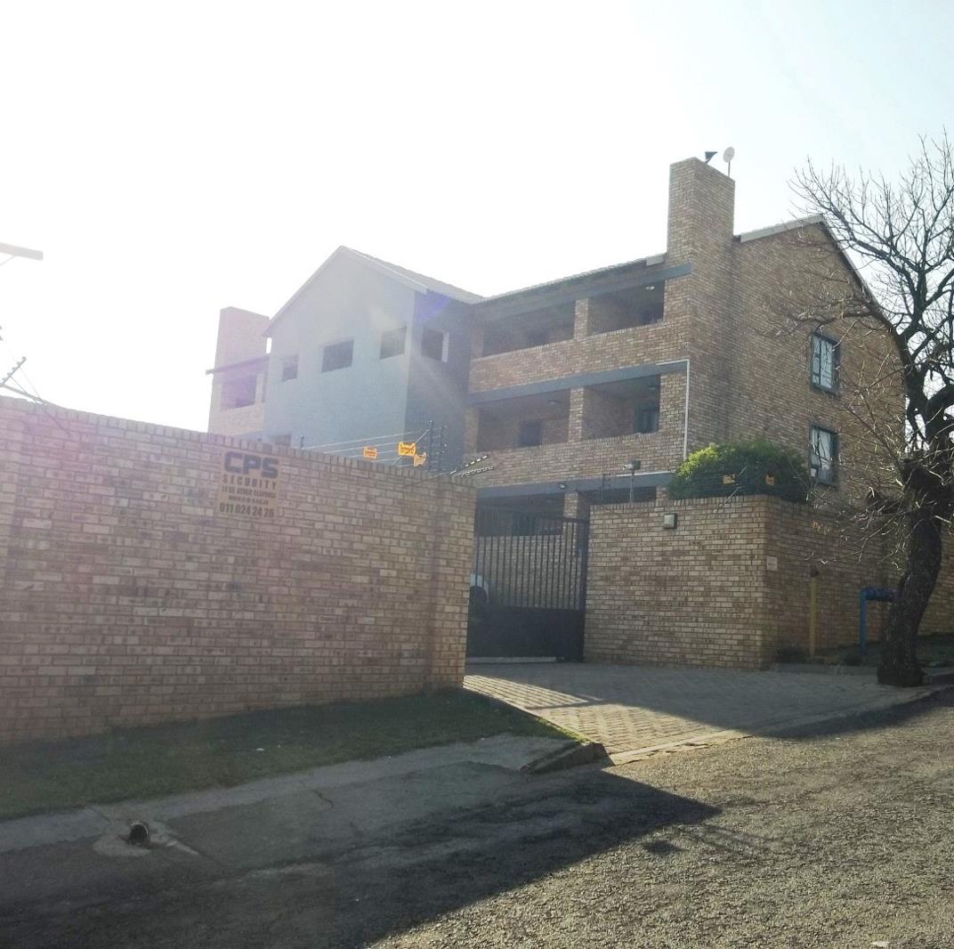 Apartment in Alberton North - View 2
