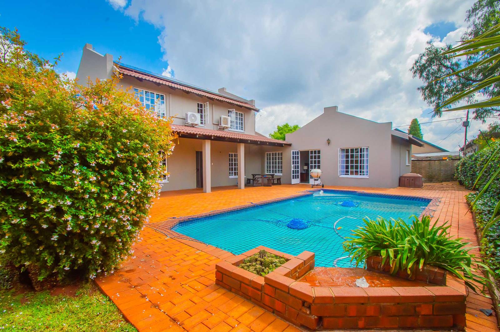 3 Bedroom House in Roodekrans