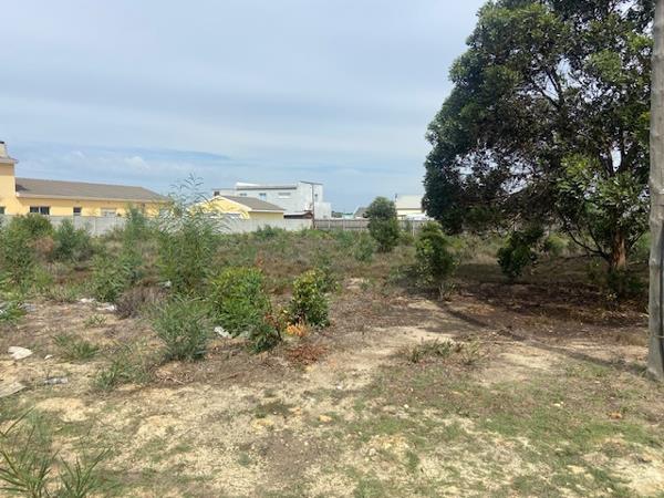 1 179 m² Land