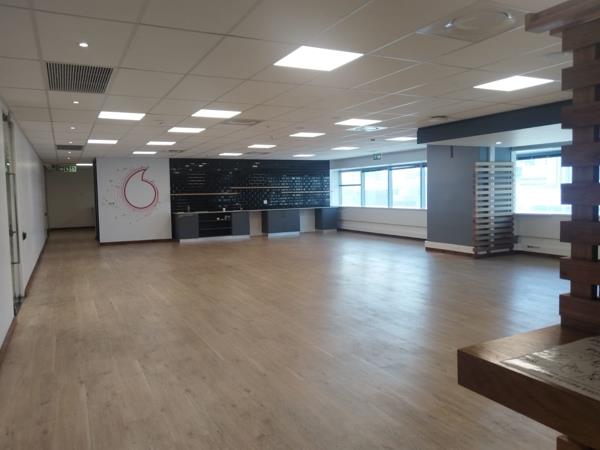 950 m² Office Space