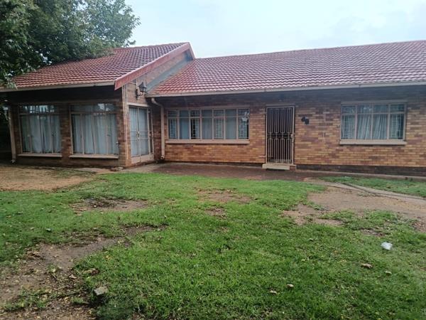 6 Bedroom House