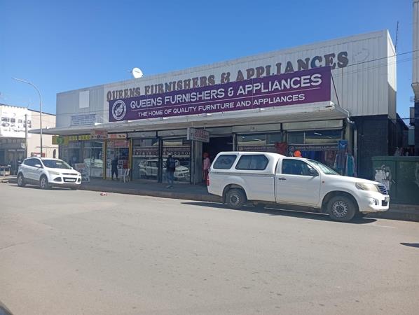 842 m² Retail Space