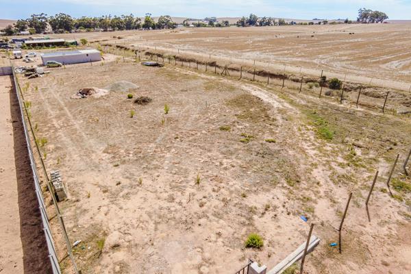 1 998 m² Land