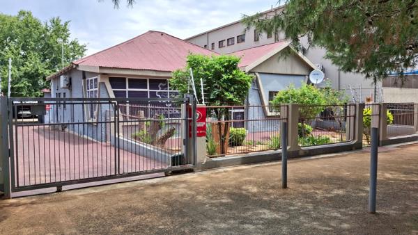 350  m² Office Space