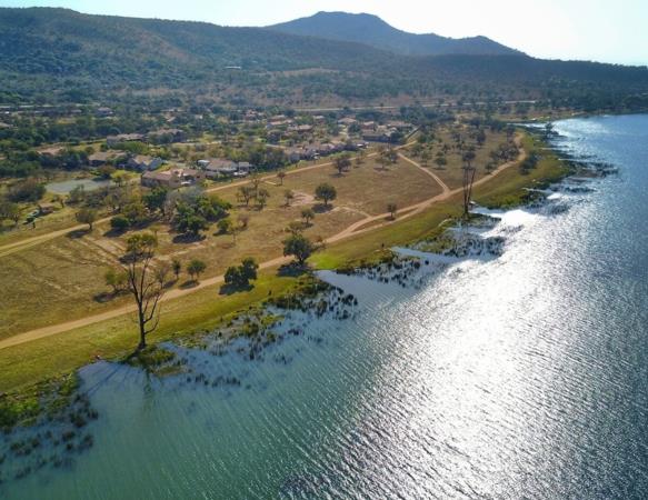 1 209 m² Land