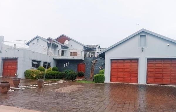 6 Bedroom House
