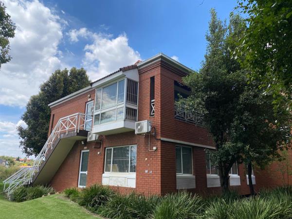 830 m² Office Space