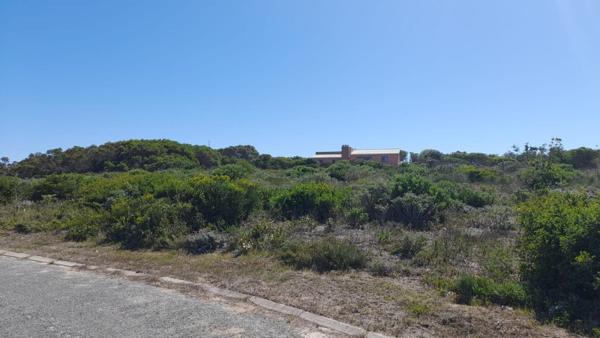600 m² Land