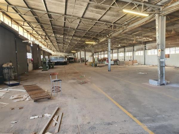 3 600  m² Industrial space