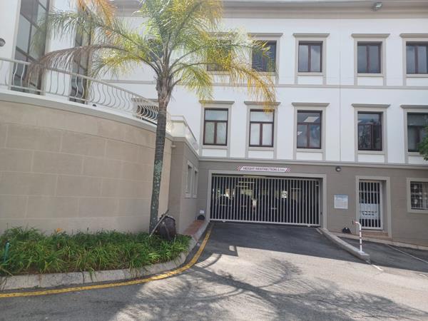 1 627 m² Office Space