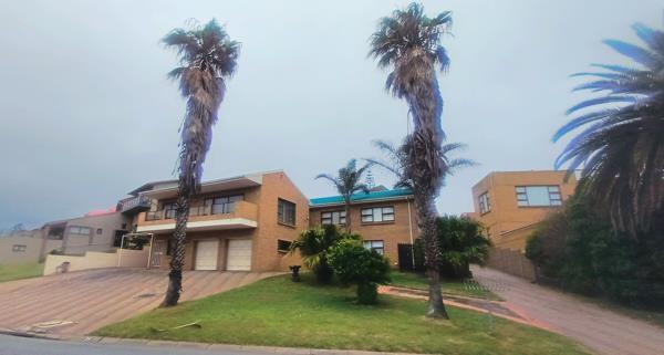 8 Bedroom House