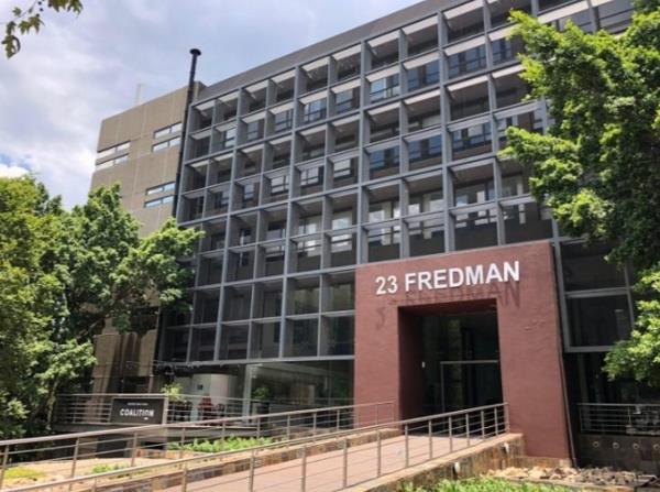 1 604.3 m² Commercial space