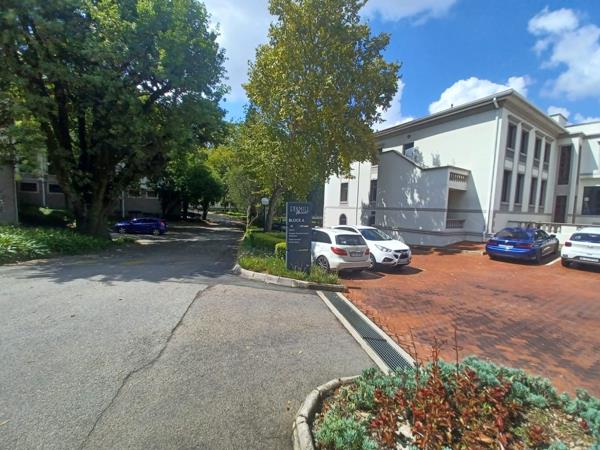684 m² Office Space