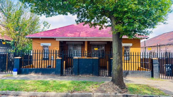 8 Bedroom House