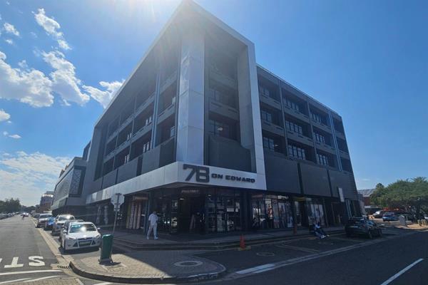 746 m² Commercial space