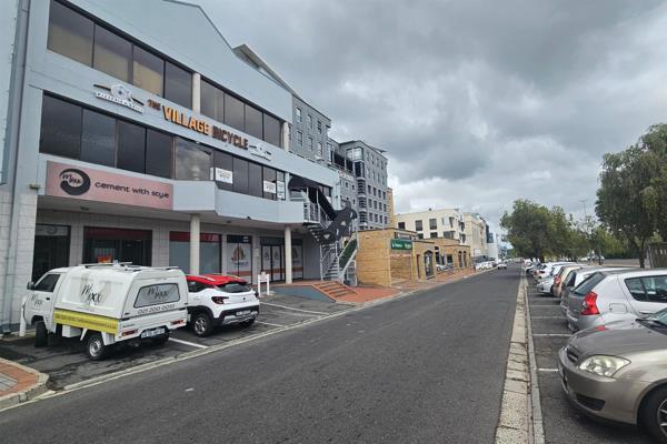 390 m² Commercial space