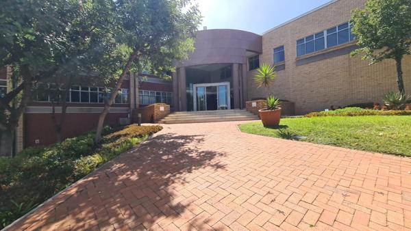 2 415 m² Office Space