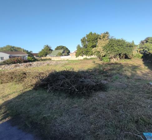554 m² Land