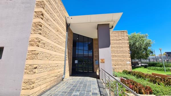 319 m² Office Space