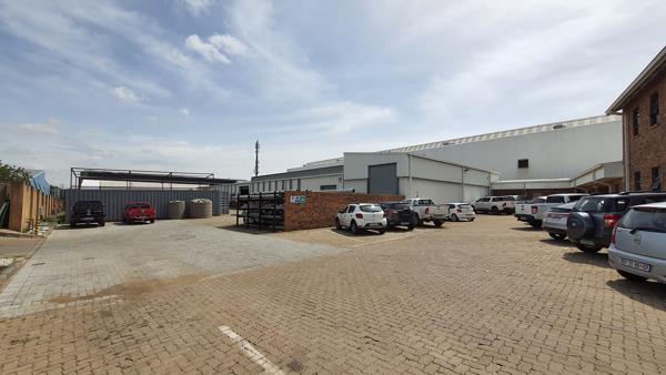 2 424 m² Industrial space