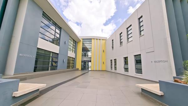 583 m² Office Space