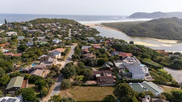 1 115 m² Land