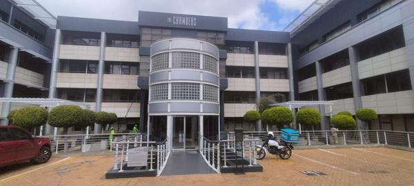 712 m² Commercial space