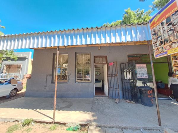 230 m² Commercial space