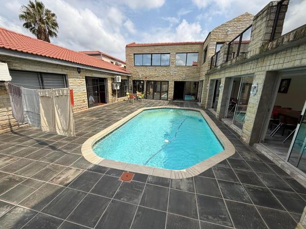 8 Bedroom House